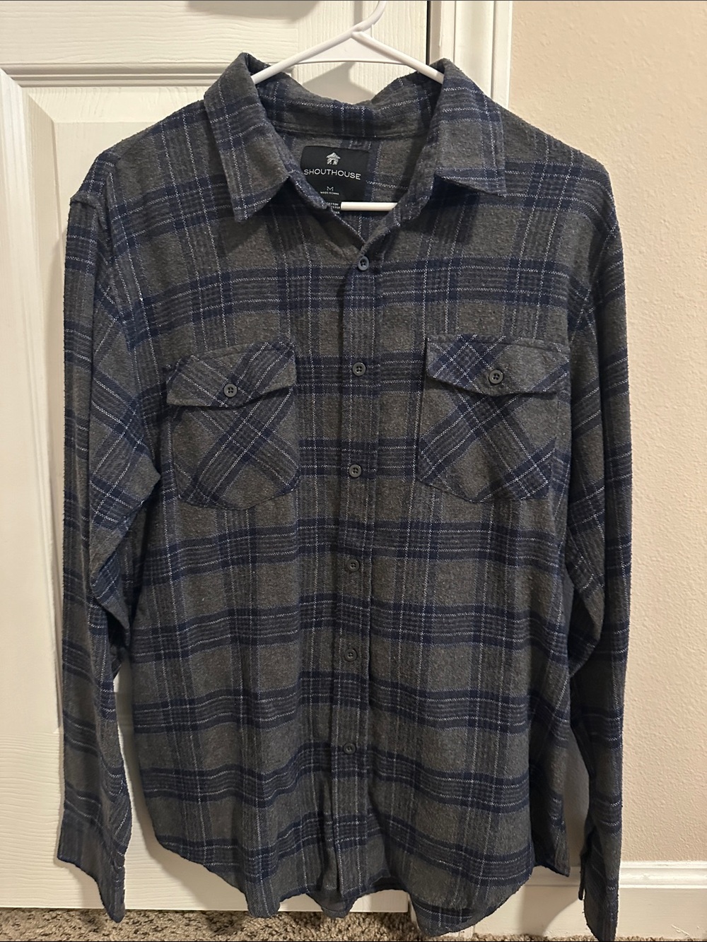 Shouthouse Men's Navy & Gray Plaid Button-Down Shirt